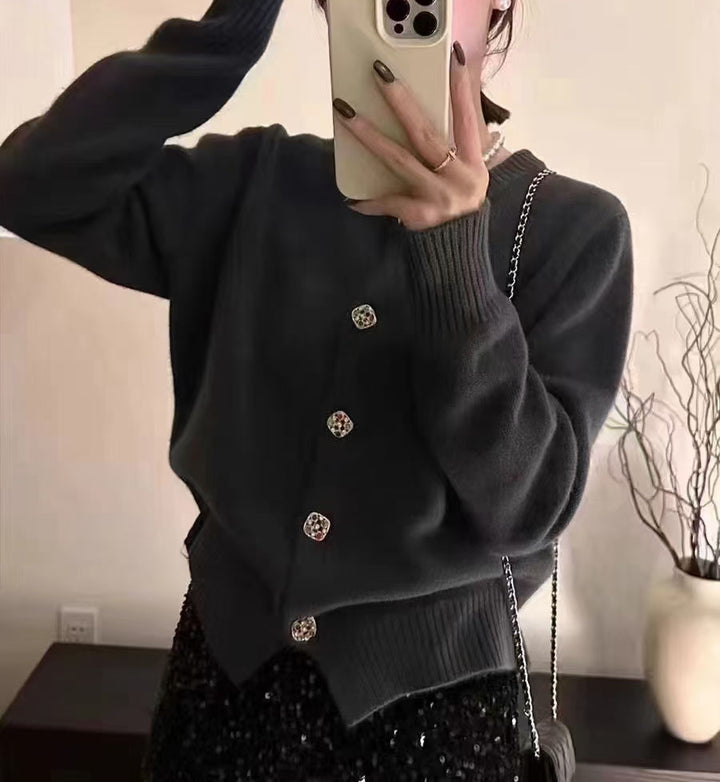 Woman cardigan with colorful button details and an elegant cut Lune London