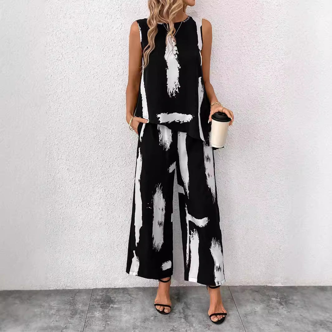 Women’s blouse set with a casual fit and trendy Lune London pattern