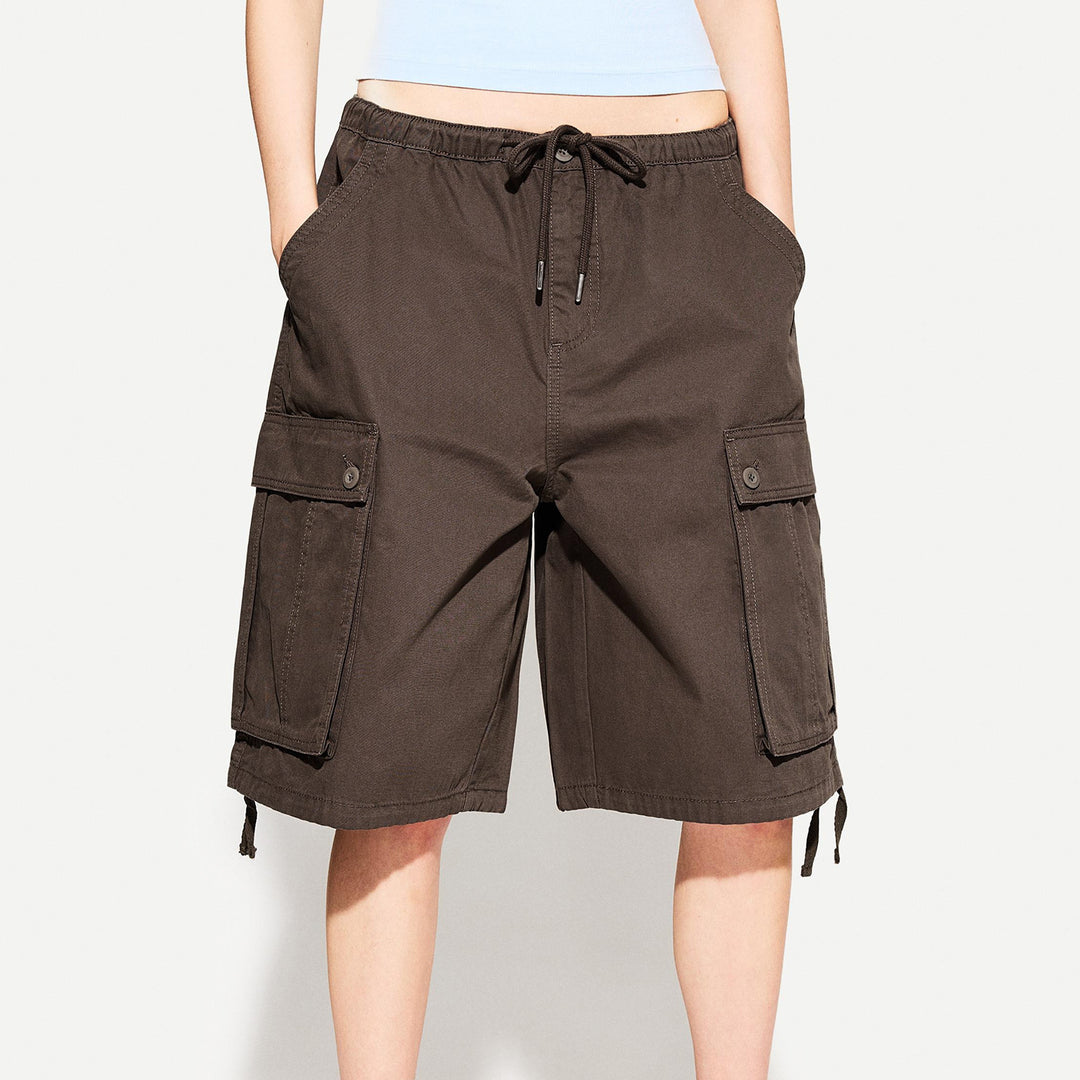Ladies cargo shorts with elastic waistband and practical side pockets Lune London