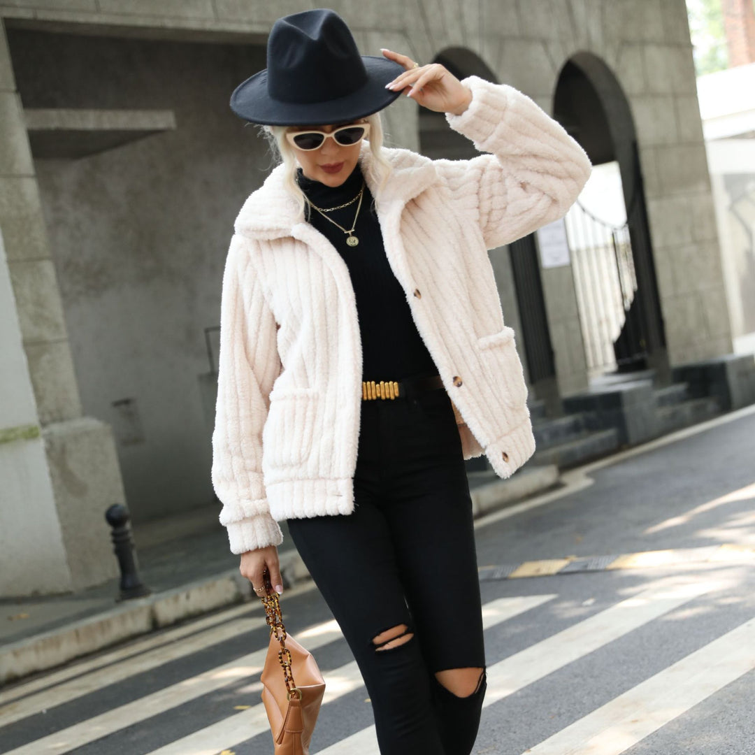 Fleece jacket for women with modern quilted details and patch pockets Lune London