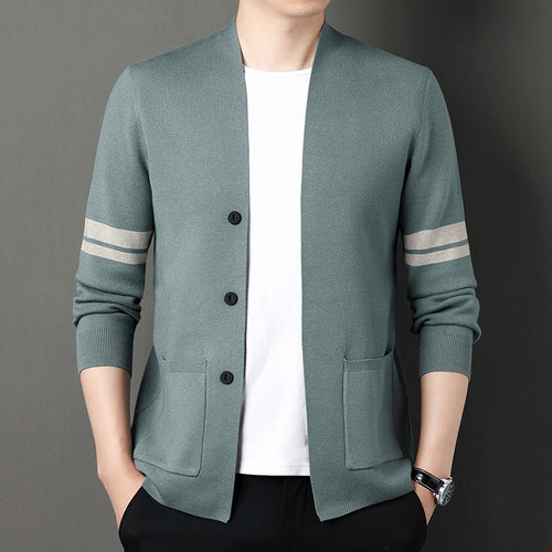 Fashionable knitted men's jacket with elegant buttons and practical pockets Lune London