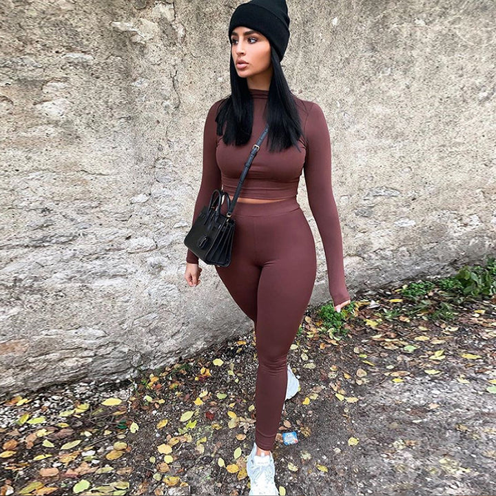 Women's athletic set with fitted cut and high neck Lune London