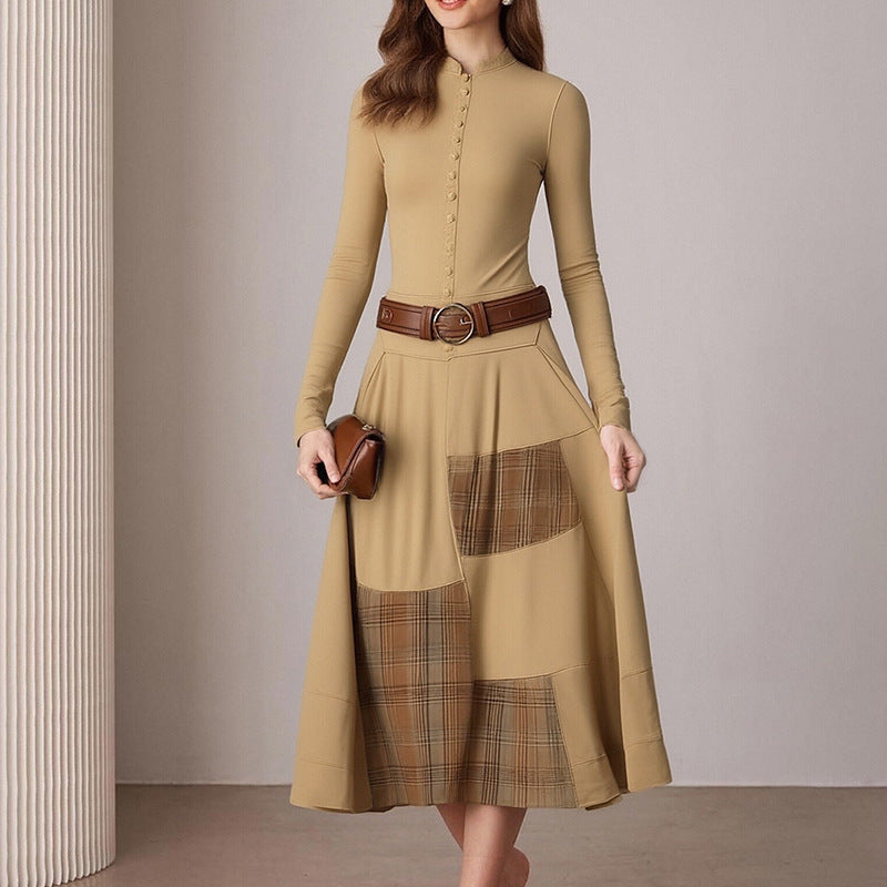Robe midi élégante pour femmes avec boutonnières et détails contrastés Chic & Stil