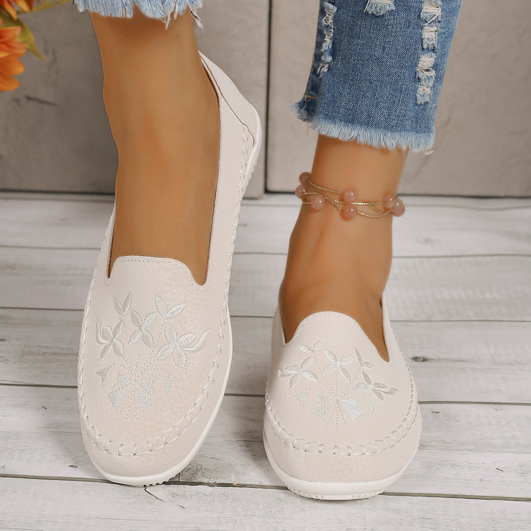 LADIES Moccasins with embroidered floral design and non-slip sole Lune London
