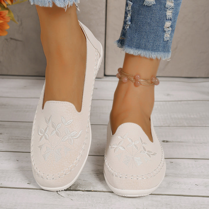 LADIES Moccasins with embroidered floral design and non-slip sole Lune London