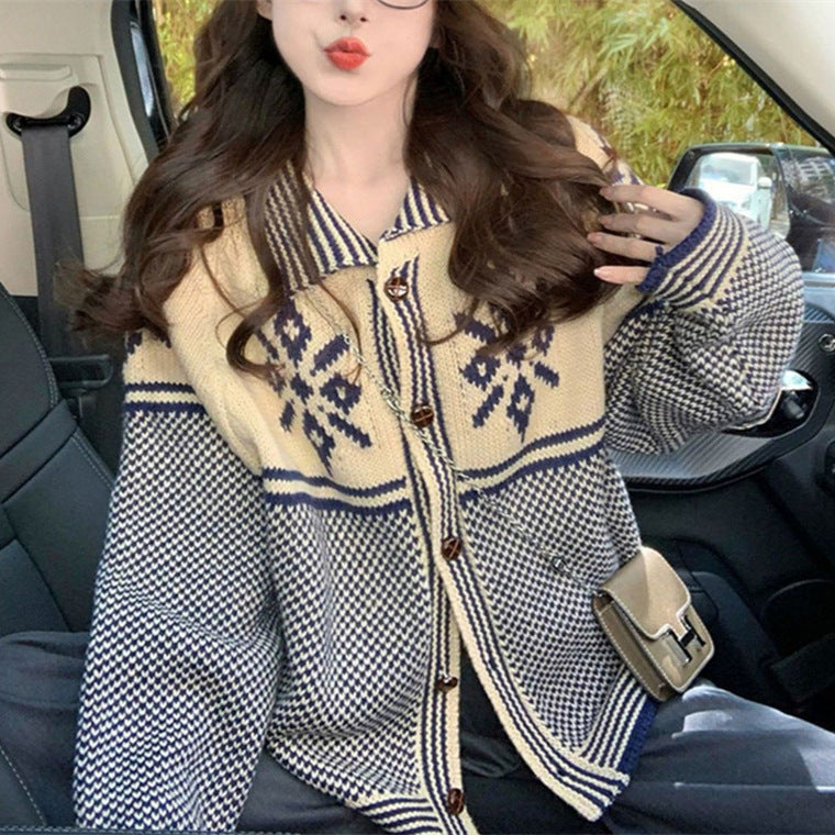 Knit jacket for women with festive pattern and practical pockets Lune London