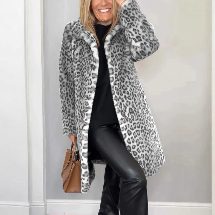 Women’s fleece coat with animal pattern and practical cut Lune London