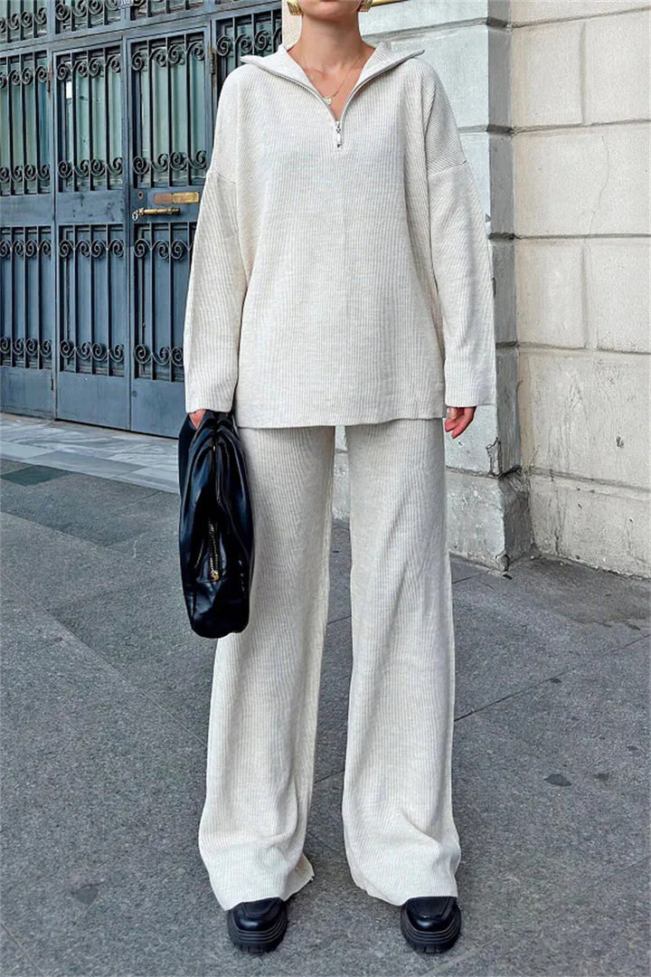 Comfortable loungewear set for ladies with oversized hoodie and wide pants Lune London