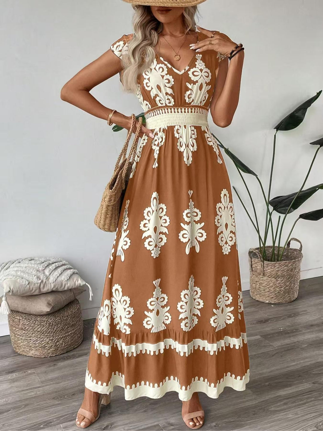 Embroidered maxi dress for women with V-neck Lune London