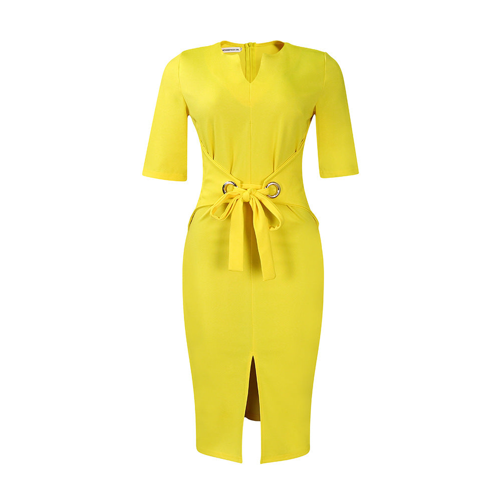 Fitted dress for women with decorative knot and slit Lune London