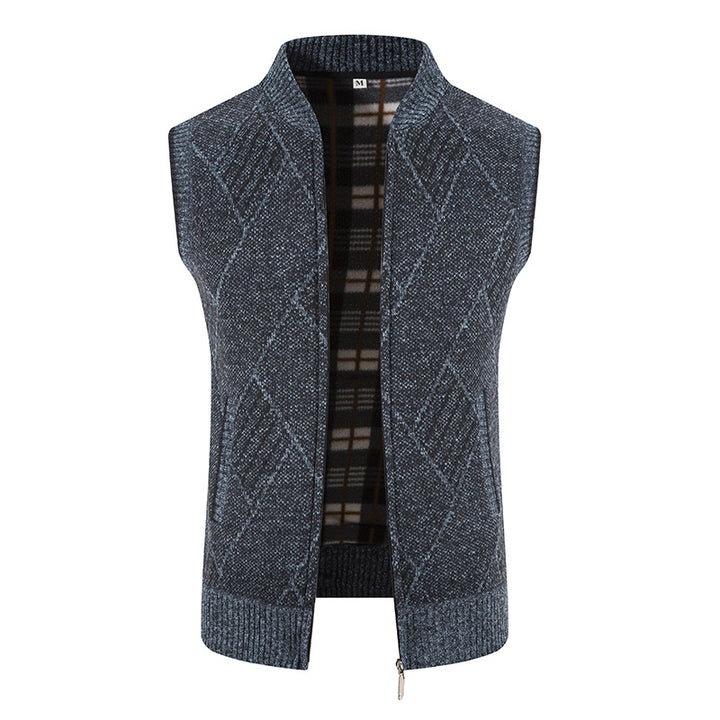 Men's knitted cardigan with a modern cable pattern and a practical zipper Lune London