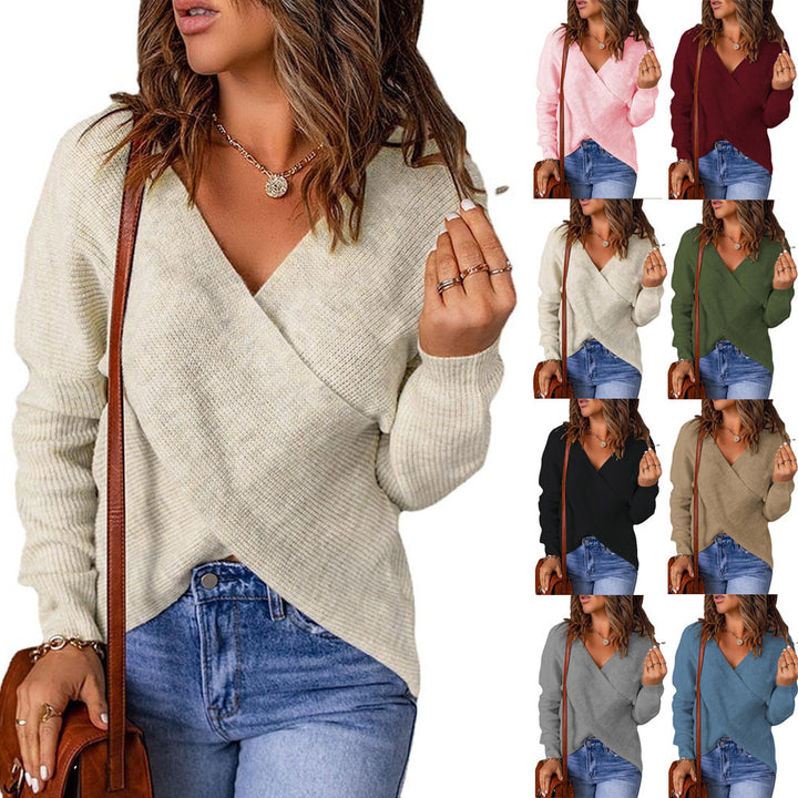 Casual pullover for women with deep V-neck and textured fabric Lune London