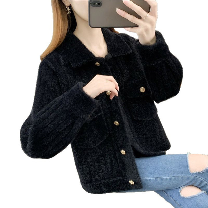 Cardigan confortable pour femmes avec des détails de bouton élaborés et des poches pratiques Chic & Stil