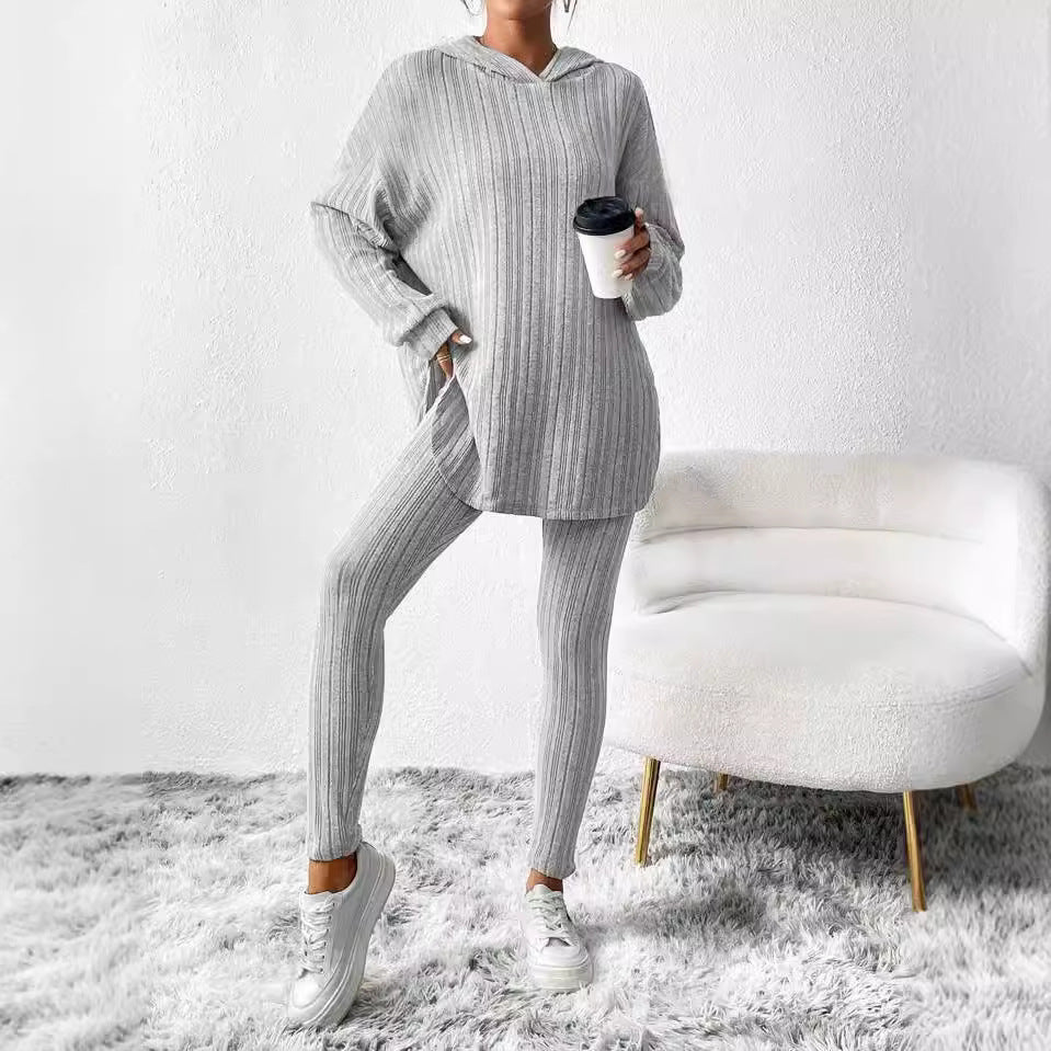 Casual outfit for ladies with oversized sweater and leggings Lune London