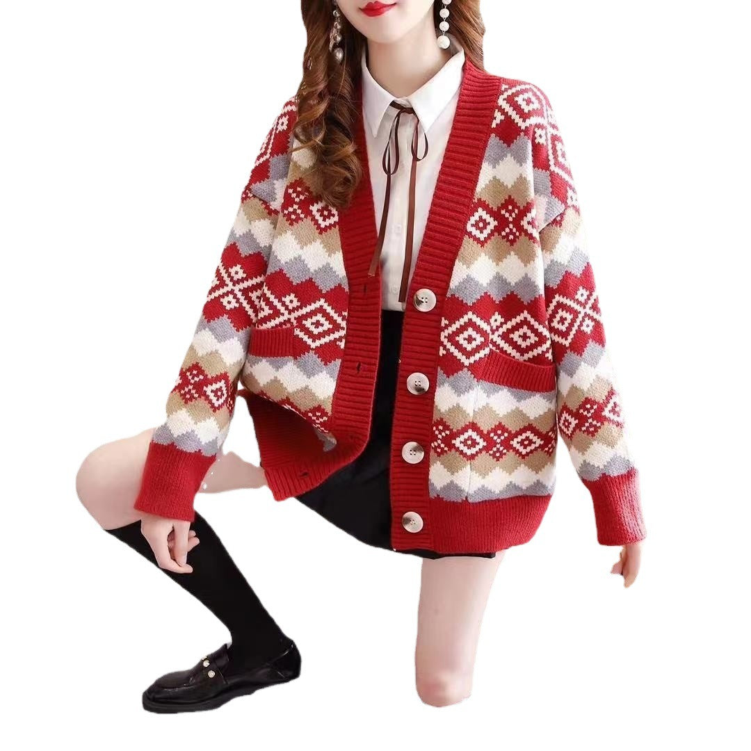 Knitted jacket for women with an elegant diamond pattern and large buttons Lune London
