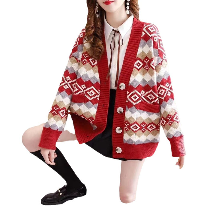 Knitted jacket for women with an elegant diamond pattern and large buttons Lune London