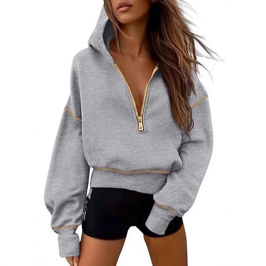 Casual hoodie for ladies with golden accents and high collar Lune London