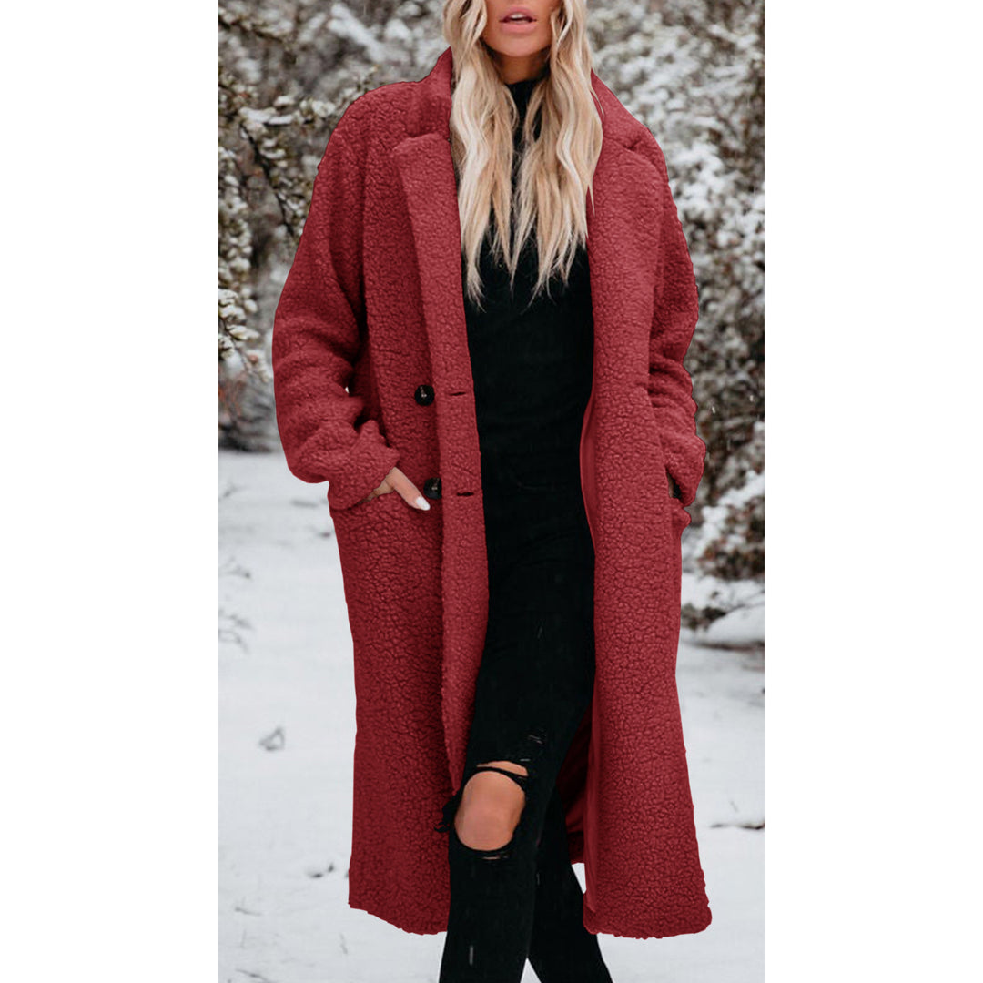 Ladies oversized teddy coat with button closure and practical pockets Lune London