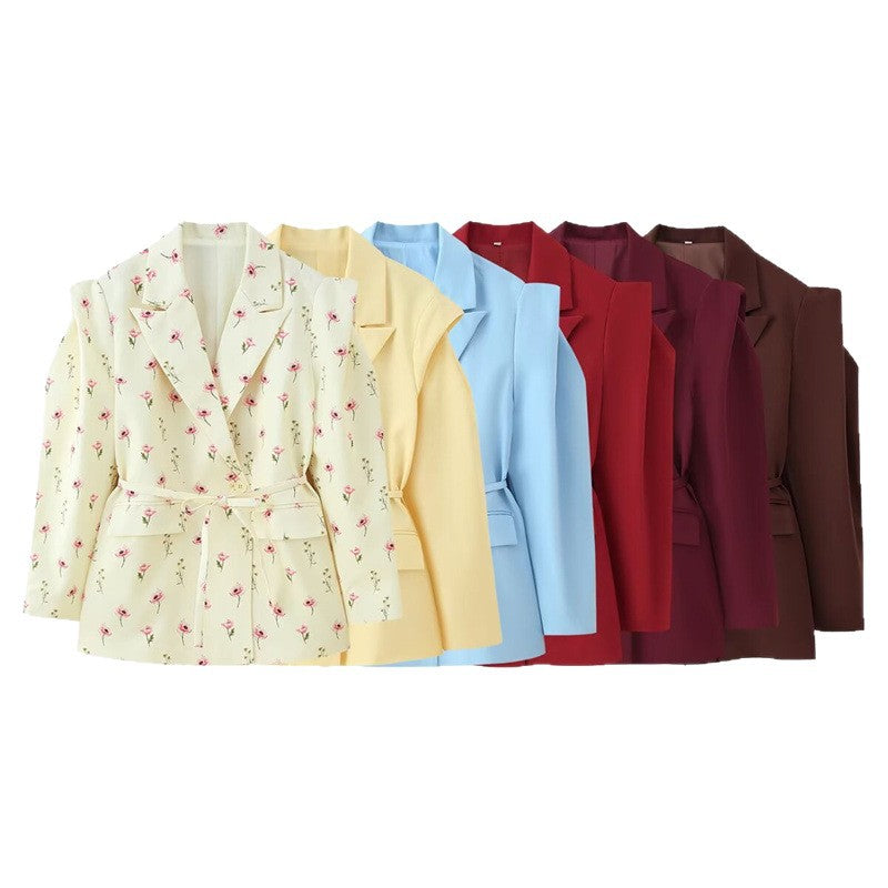 Modern jacket for women with adjustable belt and loose fit Lune London