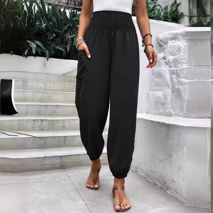 High-waisted leisure trousers for women with elastic waist and practical side pockets Chic and Style