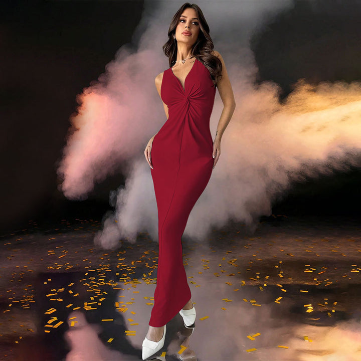 Robe maxi pour femmes avec un élégant design enveloppant et un goût de décolleté bateau Chic & Stil