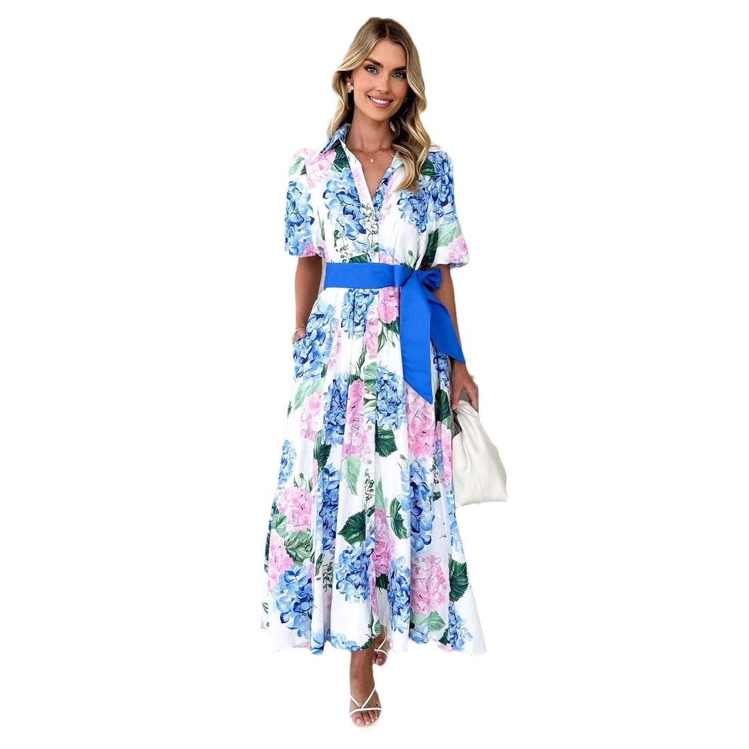 Maxi floral dress for women with a fitted belt at the waist and soft fabric Chic & Stil