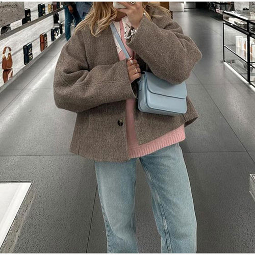 Oversized wool jacket for women with practical pockets Lune London