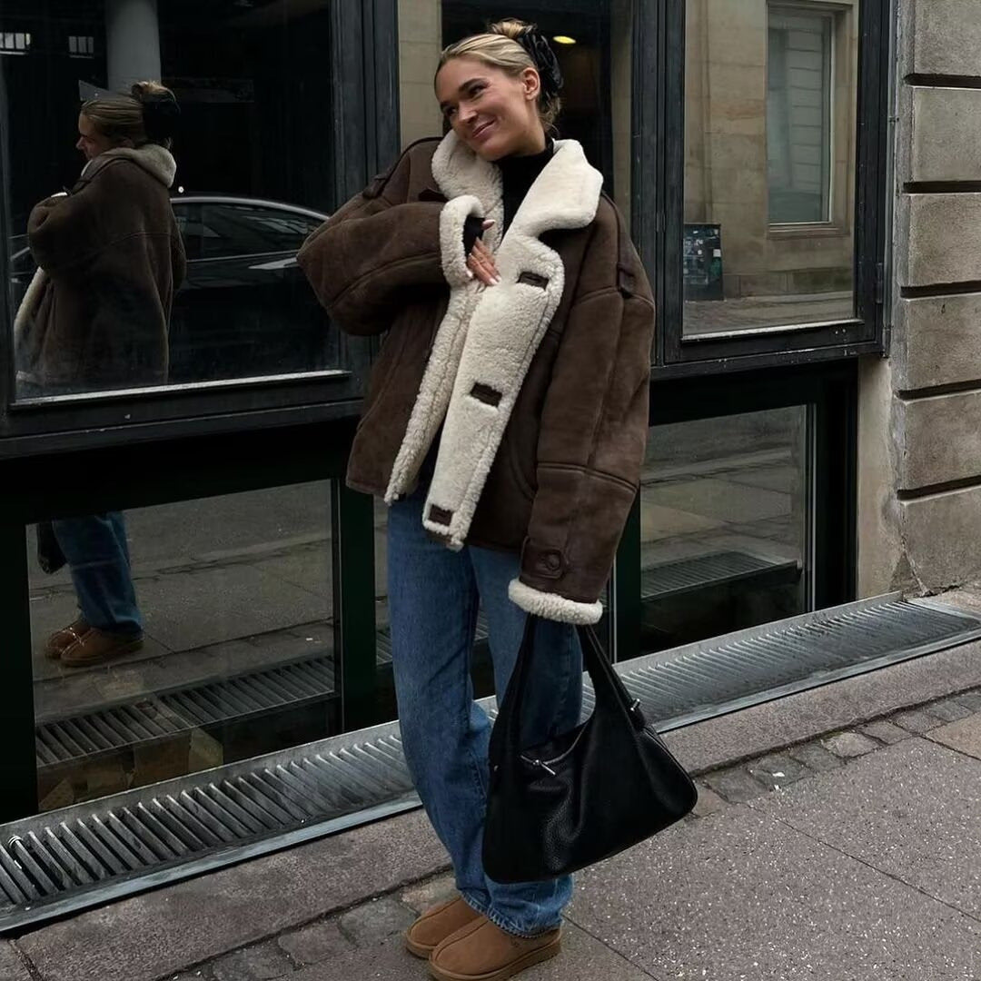 Ladies quilted coat fashionable and warm with colorful faux fur collar Lune London