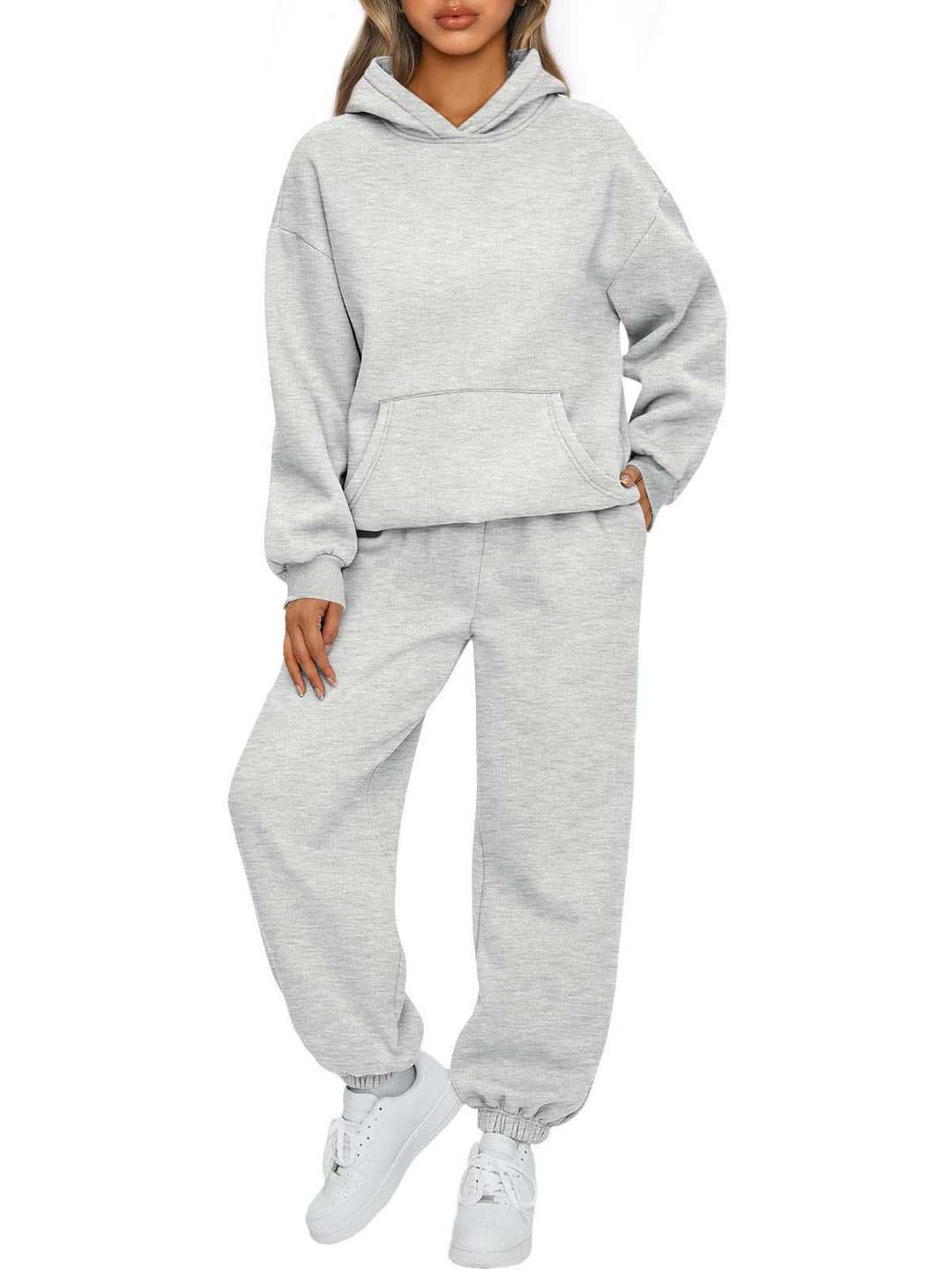 Women's Comfortable Hoodie Suit Made of Soft Sweat Fabric Chic & Stil