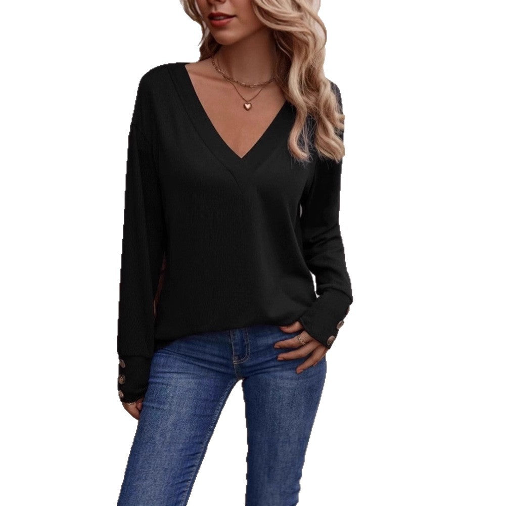 Women's casual V-neck sweater with special button details Lune London