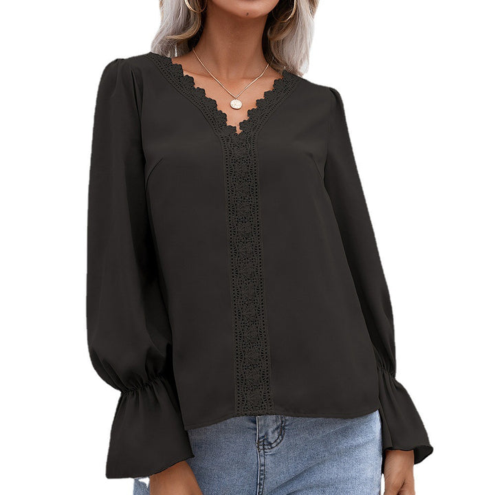 Elegant blouse for women with lace details and flared sleeves Lune London