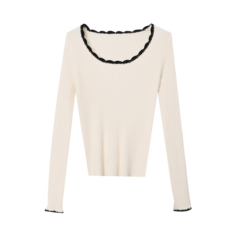 Women's elegant long-sleeved knitted top with decorative neckline Chic & Stil