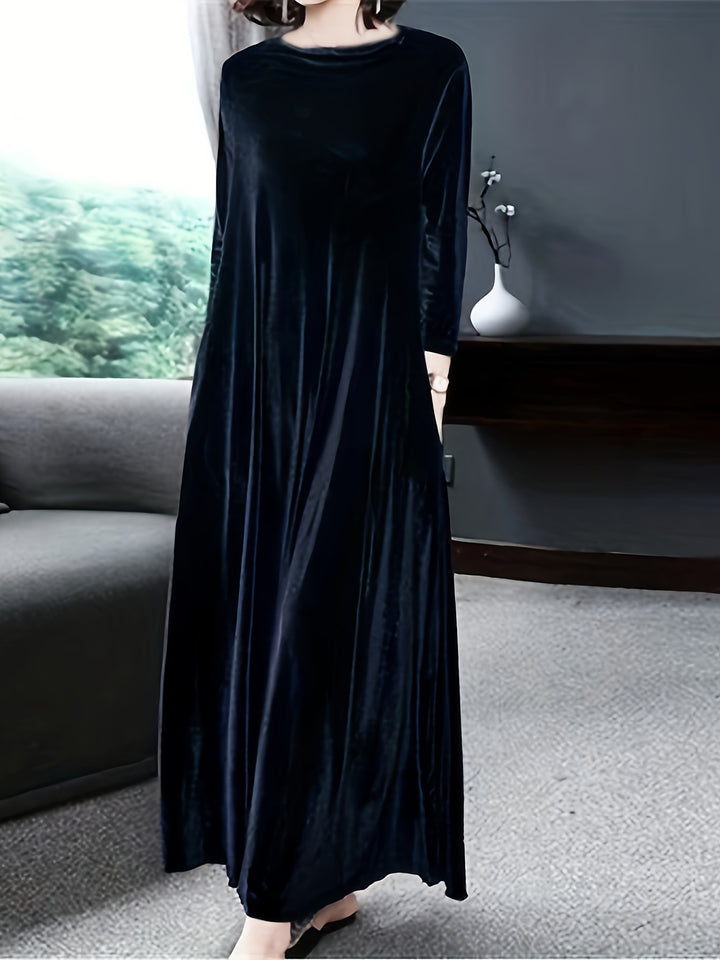 Women's maxi dress with elegant cut and pockets Lune London