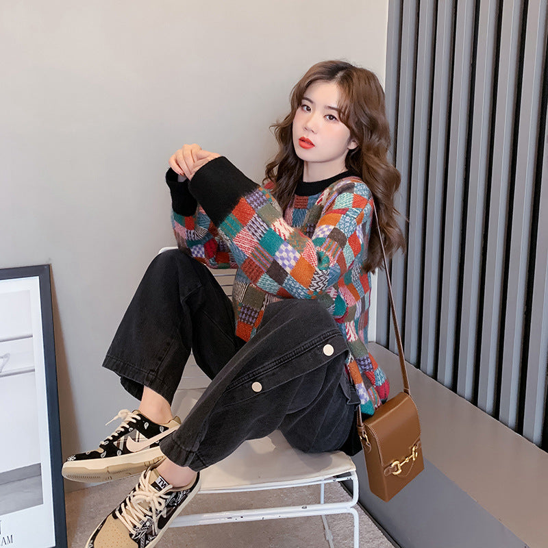 Pull féminin élégant avec motif à carreaux et coupe décontractée Chic & Stil