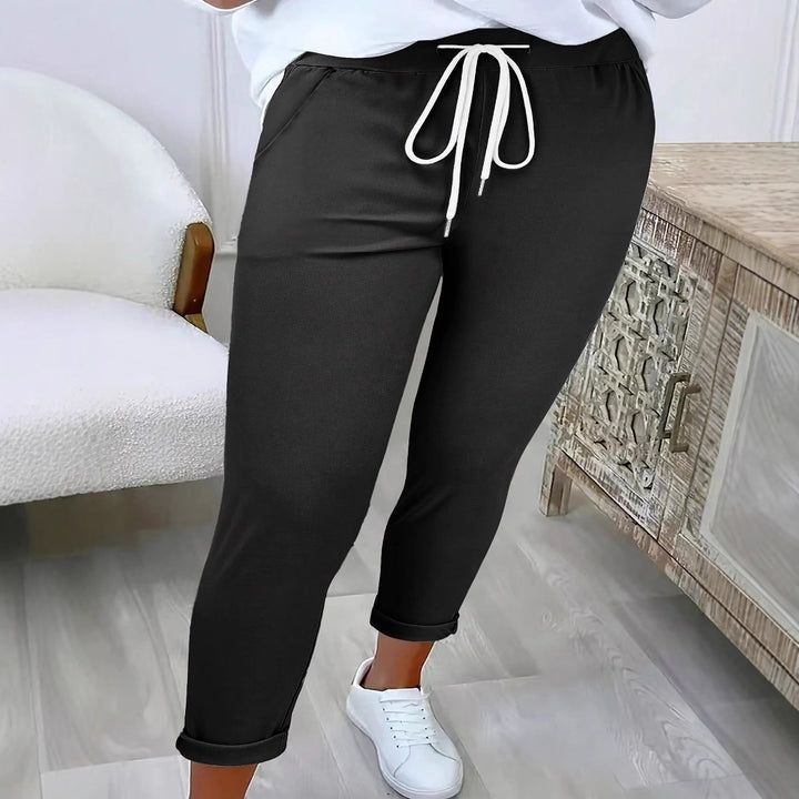 Comfortable leisure pants for women with adjustable waistband and relaxed fit Lune London