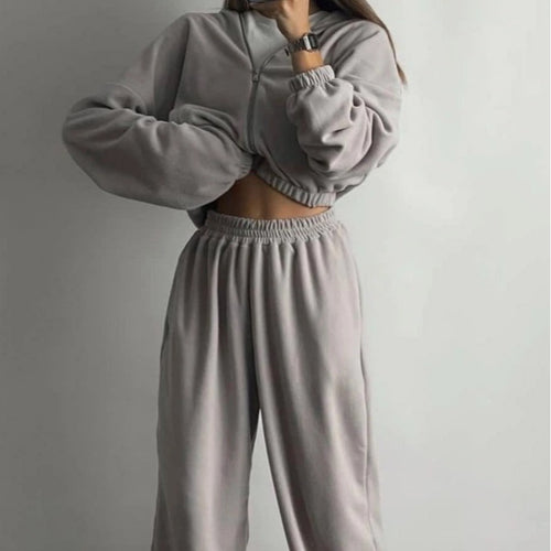 Casual fleece set for women with a high collar and tailored fit Lune London