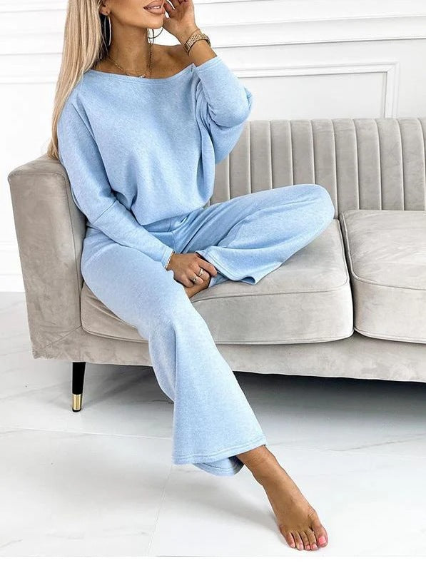 Ladies elegant and casual loungewear set with a loose fit Lune London