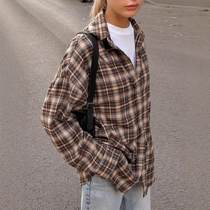Plaid flannel blouse for women with a stylish cut and comfortable sleeves Lune London