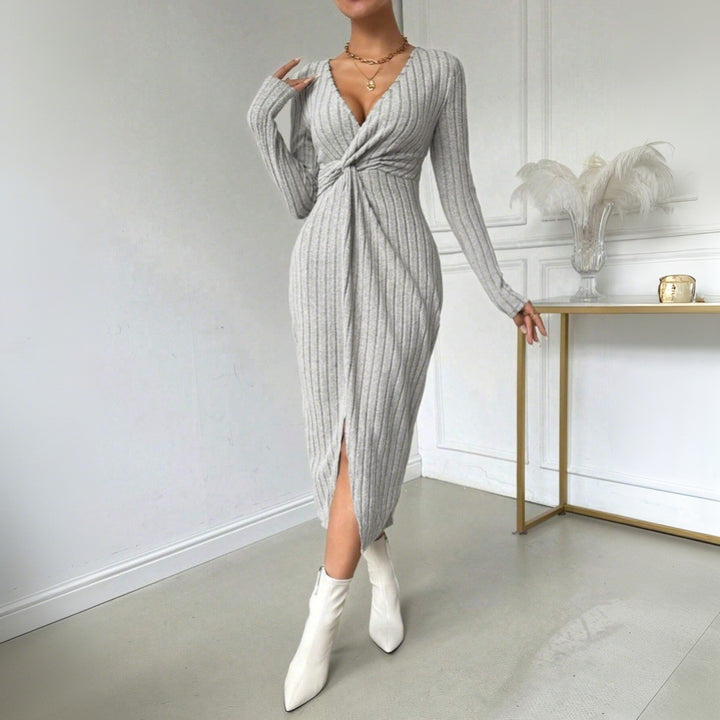 Robe midi moulante pour femme avec détail torsadé et fente sur le côté Chic & Stil
