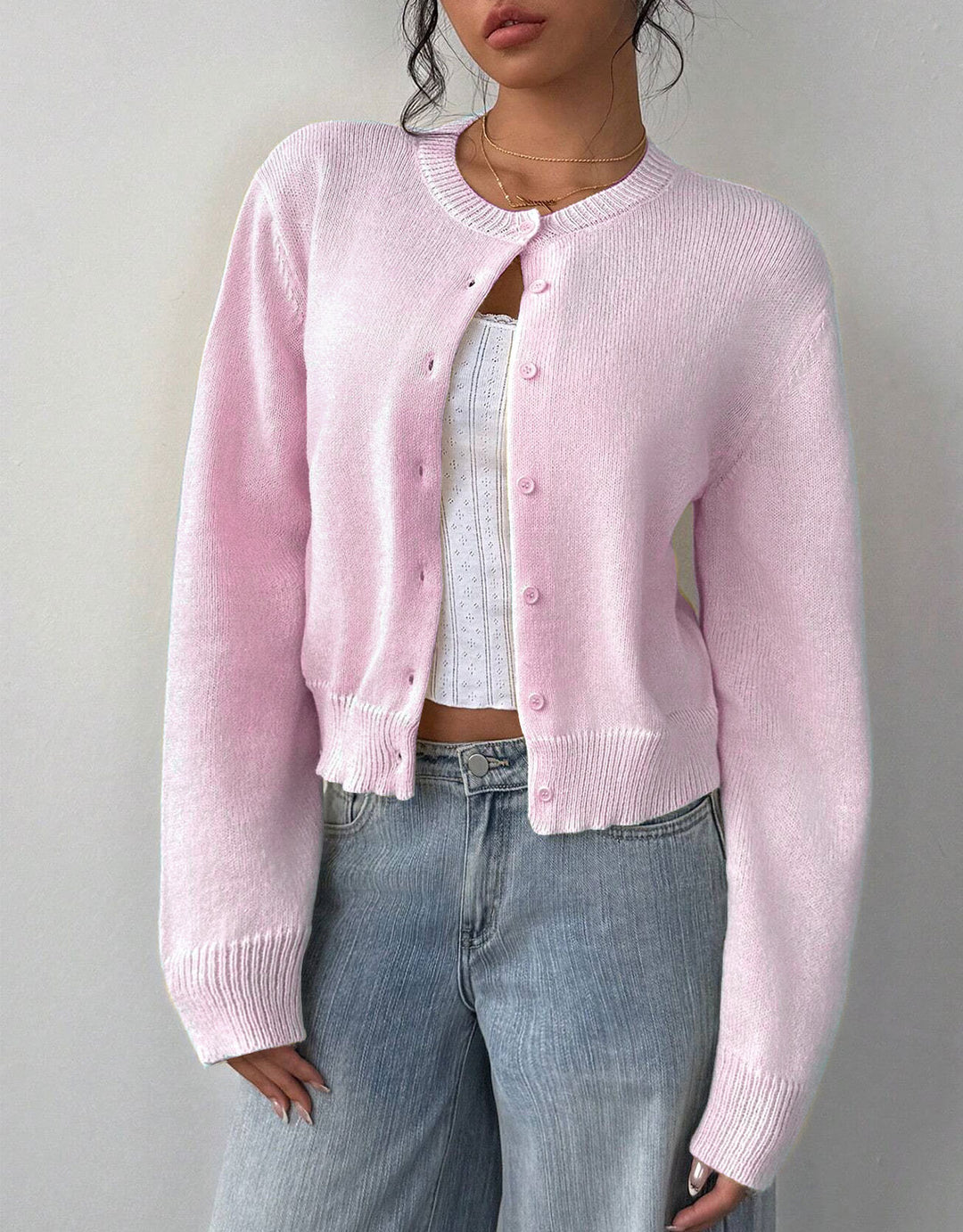 Cardigan pour femmes avec texture à fines côtes et design boutonné Chic & Stil
