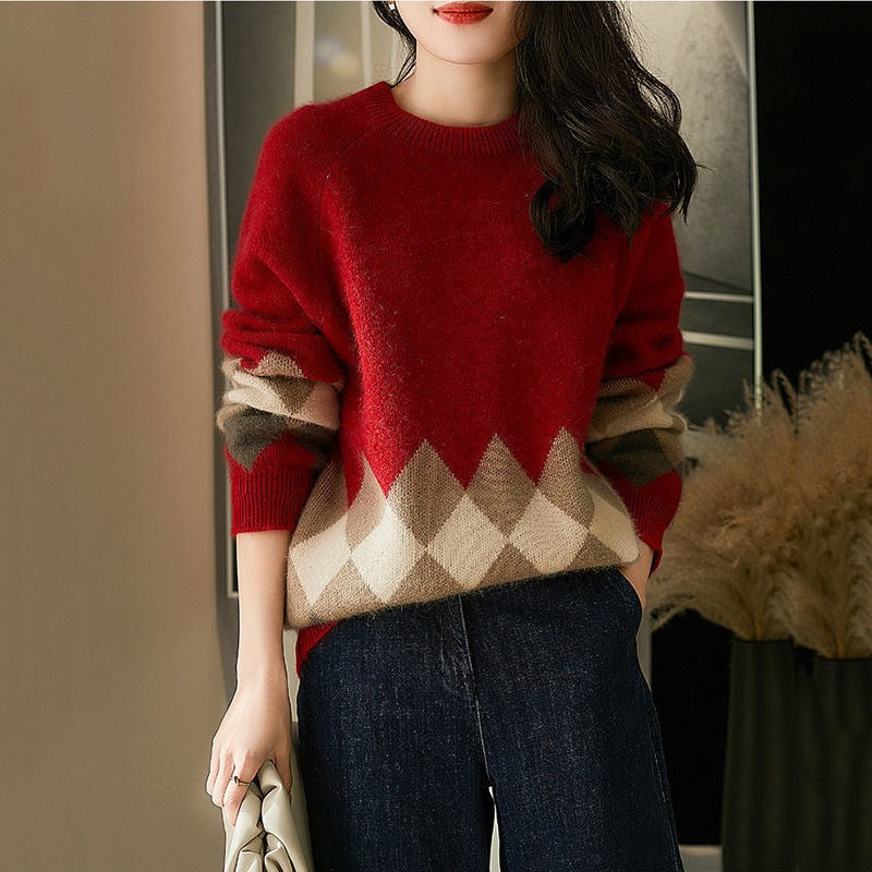 Casual knit sweater for women with a modern diamond pattern and a soft material Lune London
