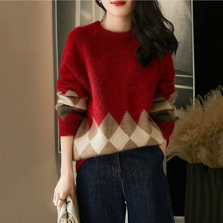 Casual knit sweater for women with a modern diamond pattern and a soft material Lune London