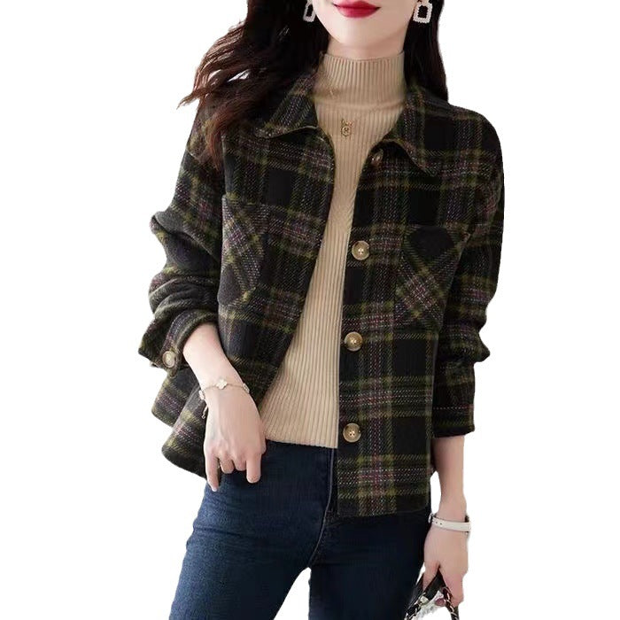 Ladies check coat with practical pockets and button closure Chic & Stil