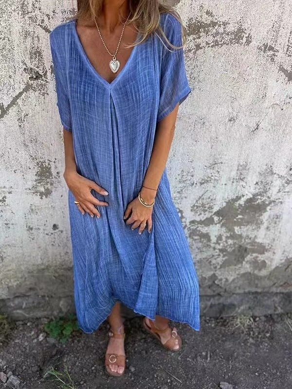 Casual maxi dress for women in lightweight fabric with V-neck and short sleeves Lune London