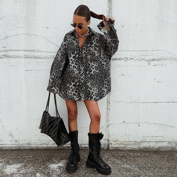 Shirt dress for women with trendy leopard print and a belt at the waist Lune London