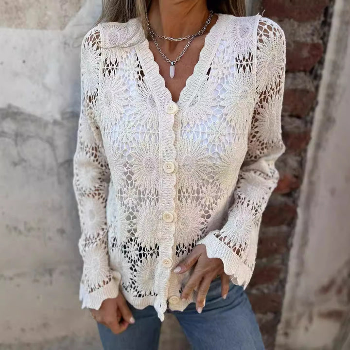 Cardigan en crochet pour femmes avec design floral et fermeture à bouton Chic & Stil