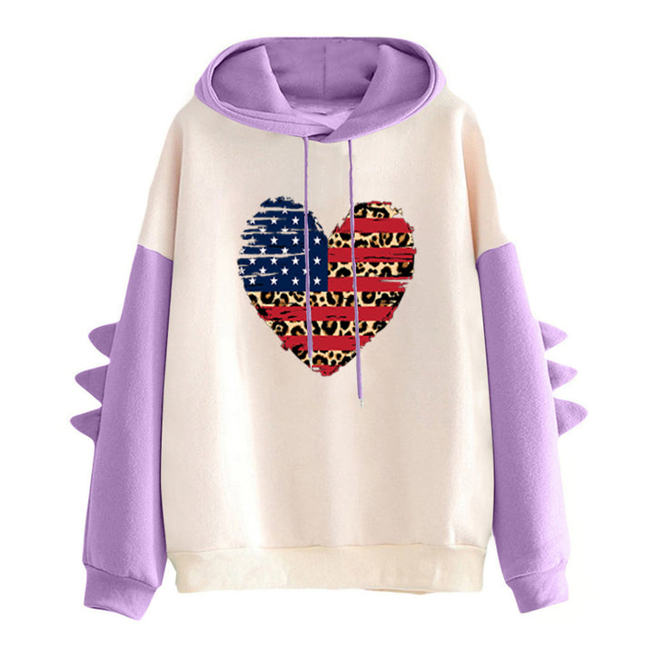 Women's hoodie with unique heart design and trendy details Chic & Stil