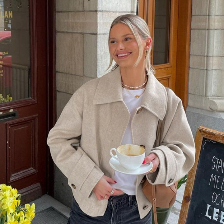 Lightweight fabric jacket for women in a relaxed oversized fit Lune London