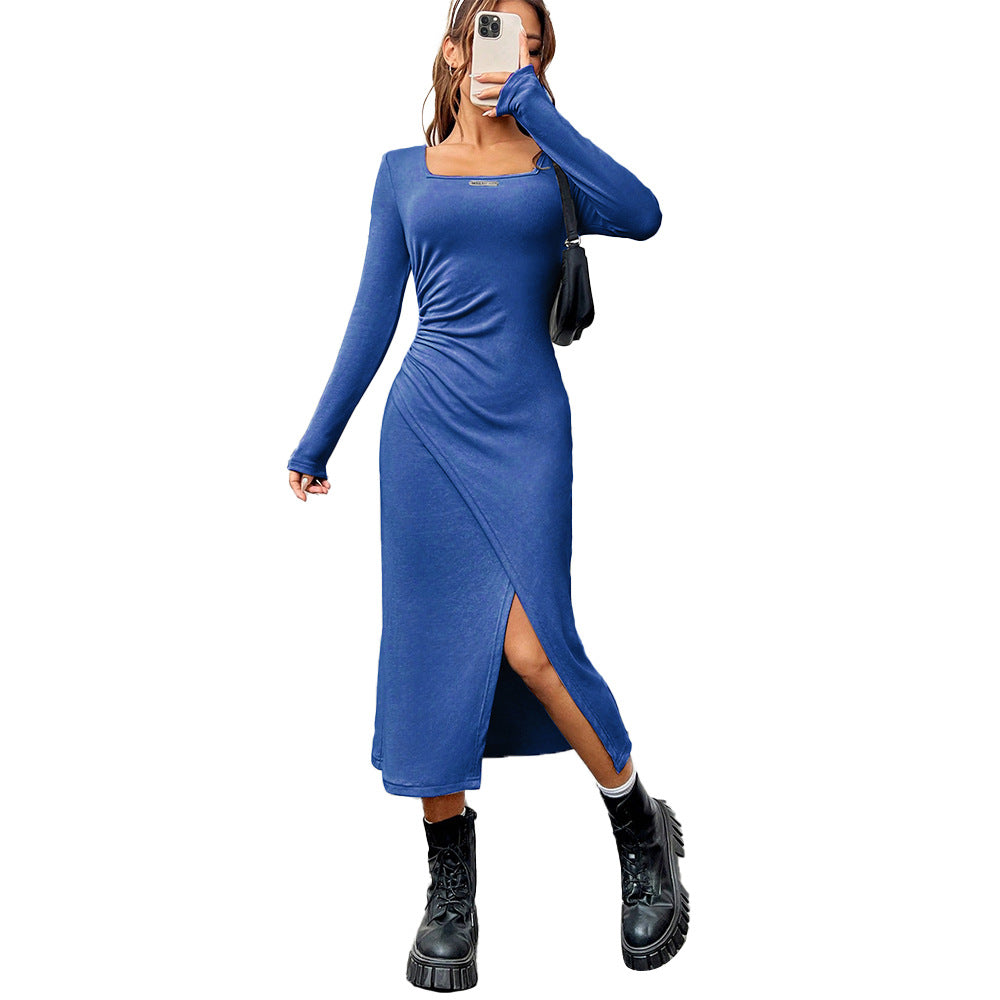 Robe midi ajustée pour femmes avec décolleté chic et fente sur le côté Chic & Stil