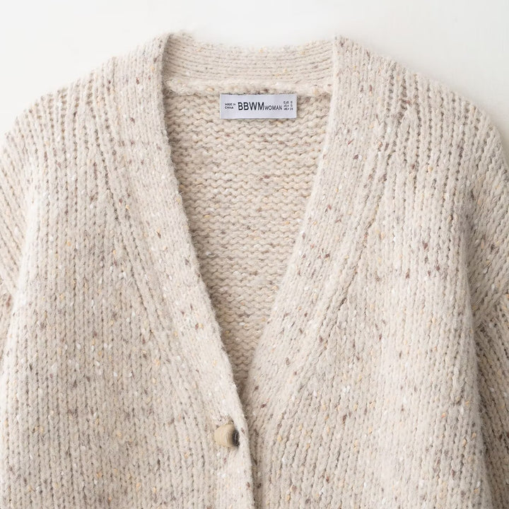 Ladies fashionable cardigan with deep V-neck and practical pockets Lune London